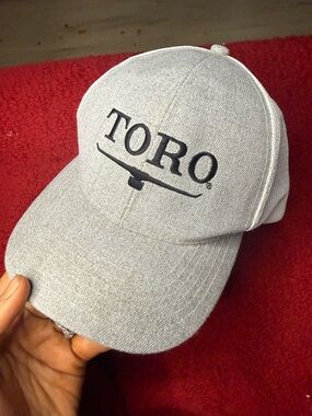 TORO Men’s Light Gray Logo Baseball Cap